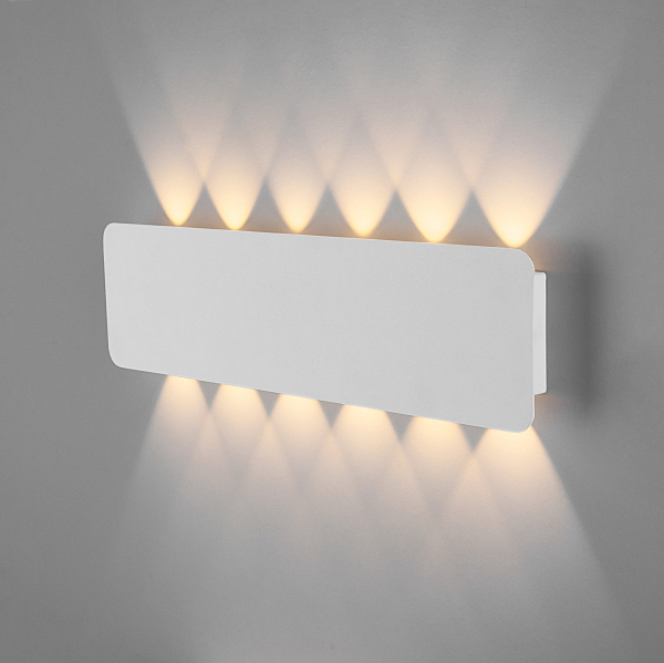 Настенный светильник Eurosvet Angle 40139/1 LED белый 12W