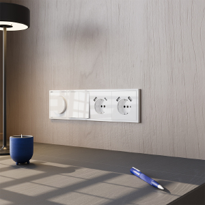 Розетка встраиваемая VOLTUM S70 с заземлением и защитными шторками, 16А, с USB, A+С, (белый глянцевый) VLS040501