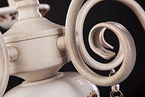 Подвесная люстра Eurosvet 22699 22699/5+1 белый с золотом